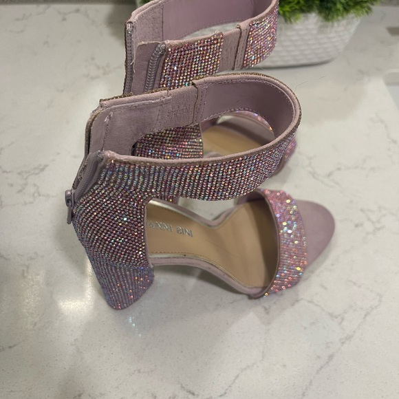 Lilac Gianni Bini Strap Heels - Picture 2 of 6